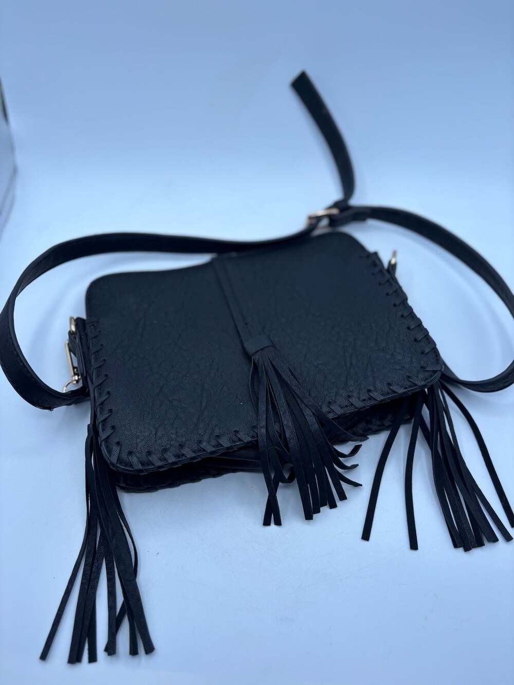 Jen & Co. Cam Whipstitch Flapover Crossbody Bag with Tassel Boho Y2K